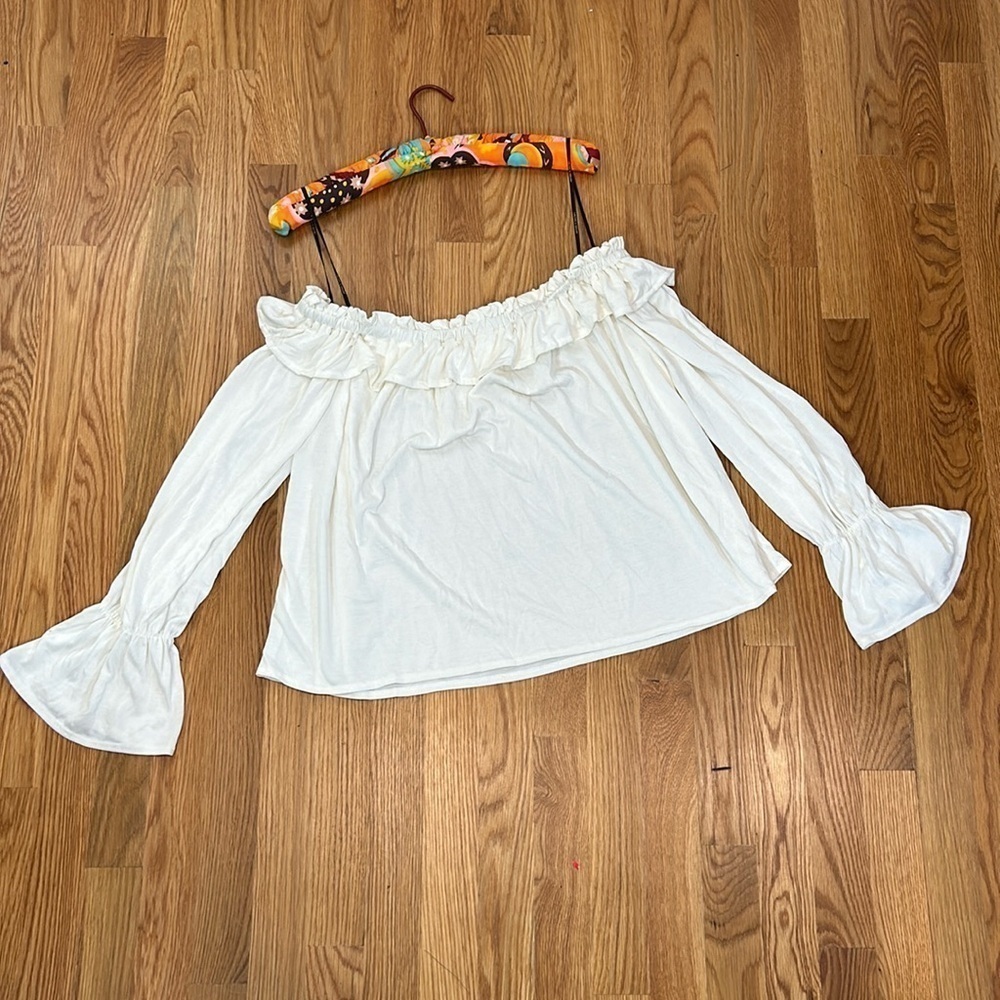 Harlowe & graham off the shoulder Spanish ivory long sleeve bell cuff blouse Lrg